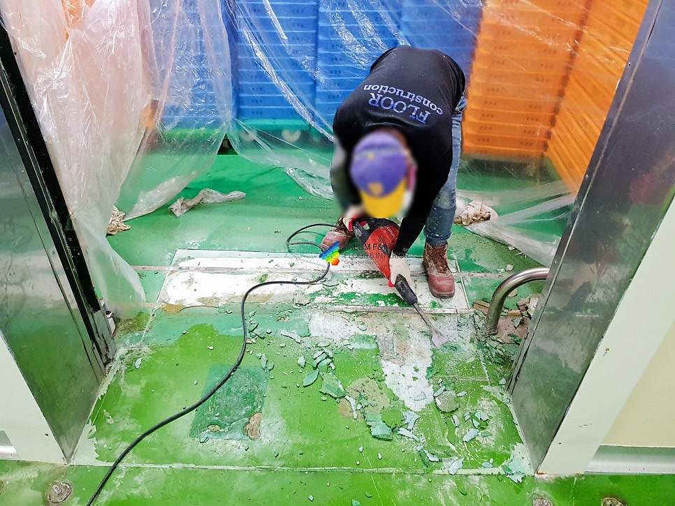 경남 양산 물류센터: 무거운 하중을 견뎌내는 튼튼한 바닥재 유크리트 시공 현장 사진 4
