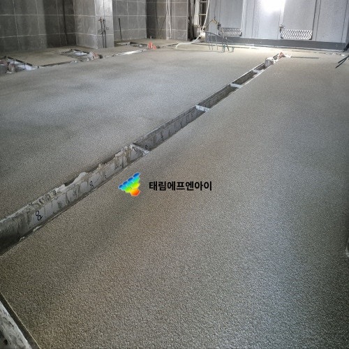 대구 주방: 에폭시 대체 바닥재 / 내수성 강한 유크리트 시공현장 시공 현장 사진 8